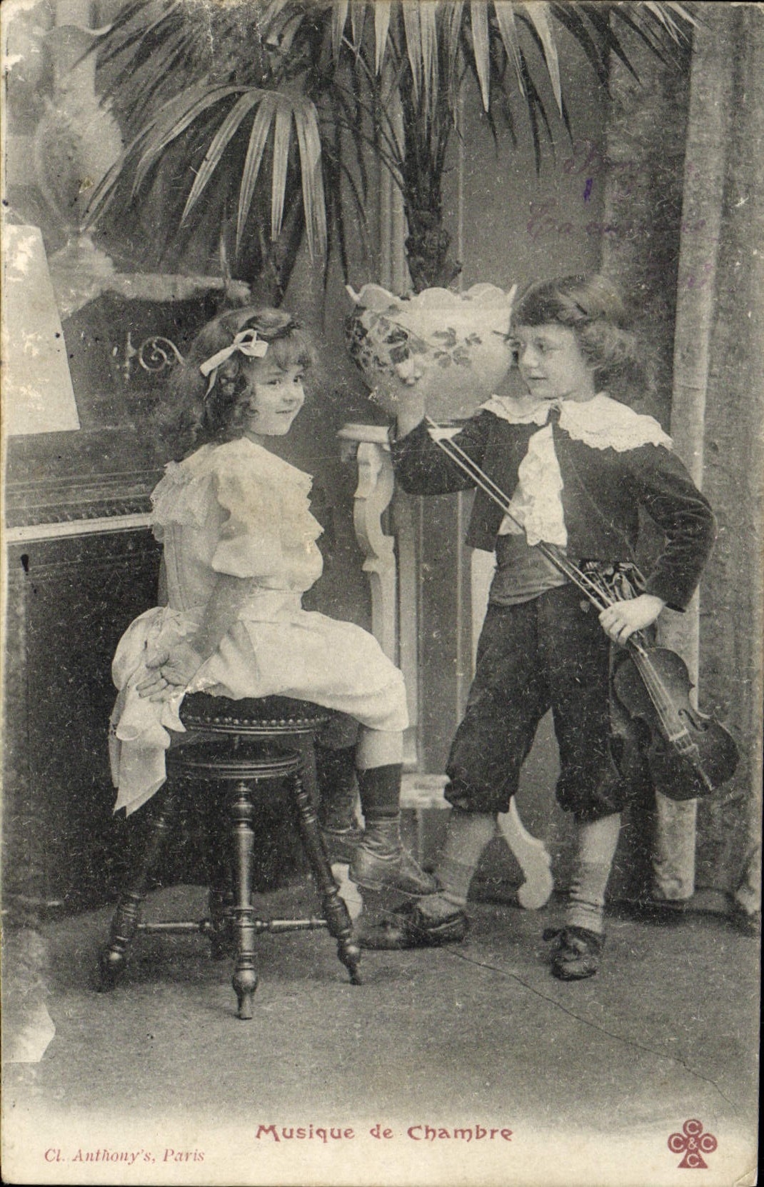 VINTAGE POSTCARD Chamber music Children Violin Piano