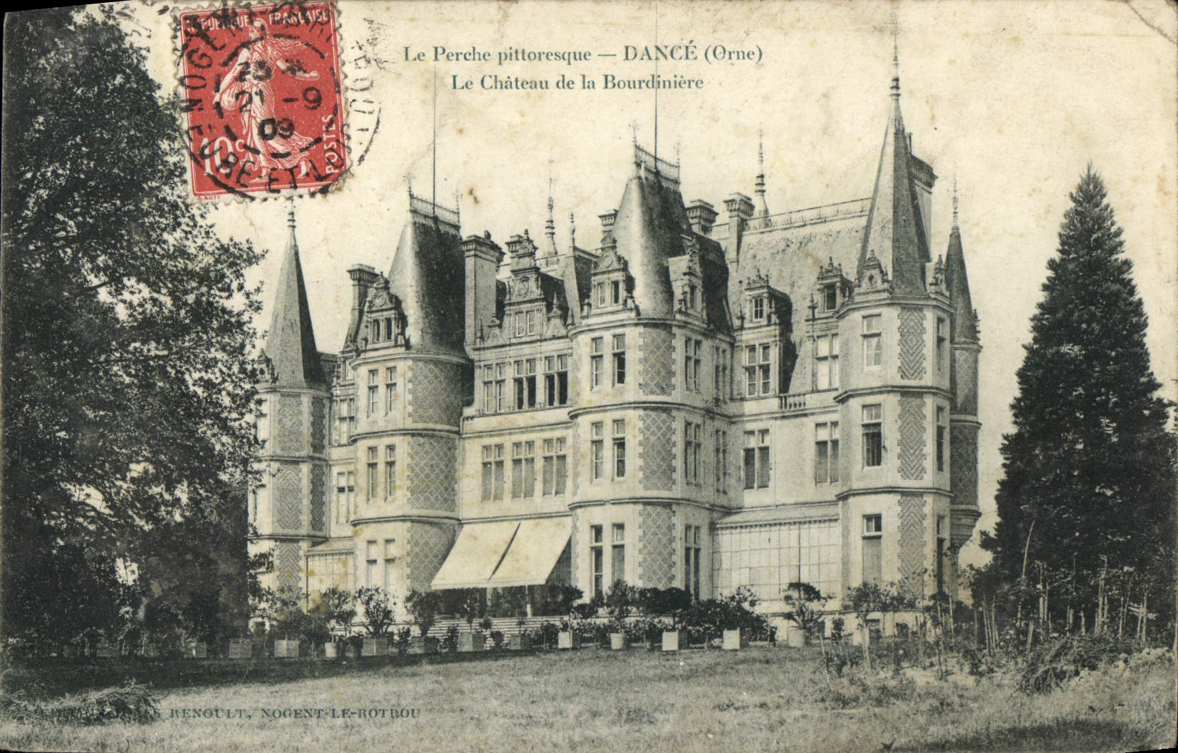 CPA Le Perche Pittoresque Dance Le chateau de la Bourdiniere 