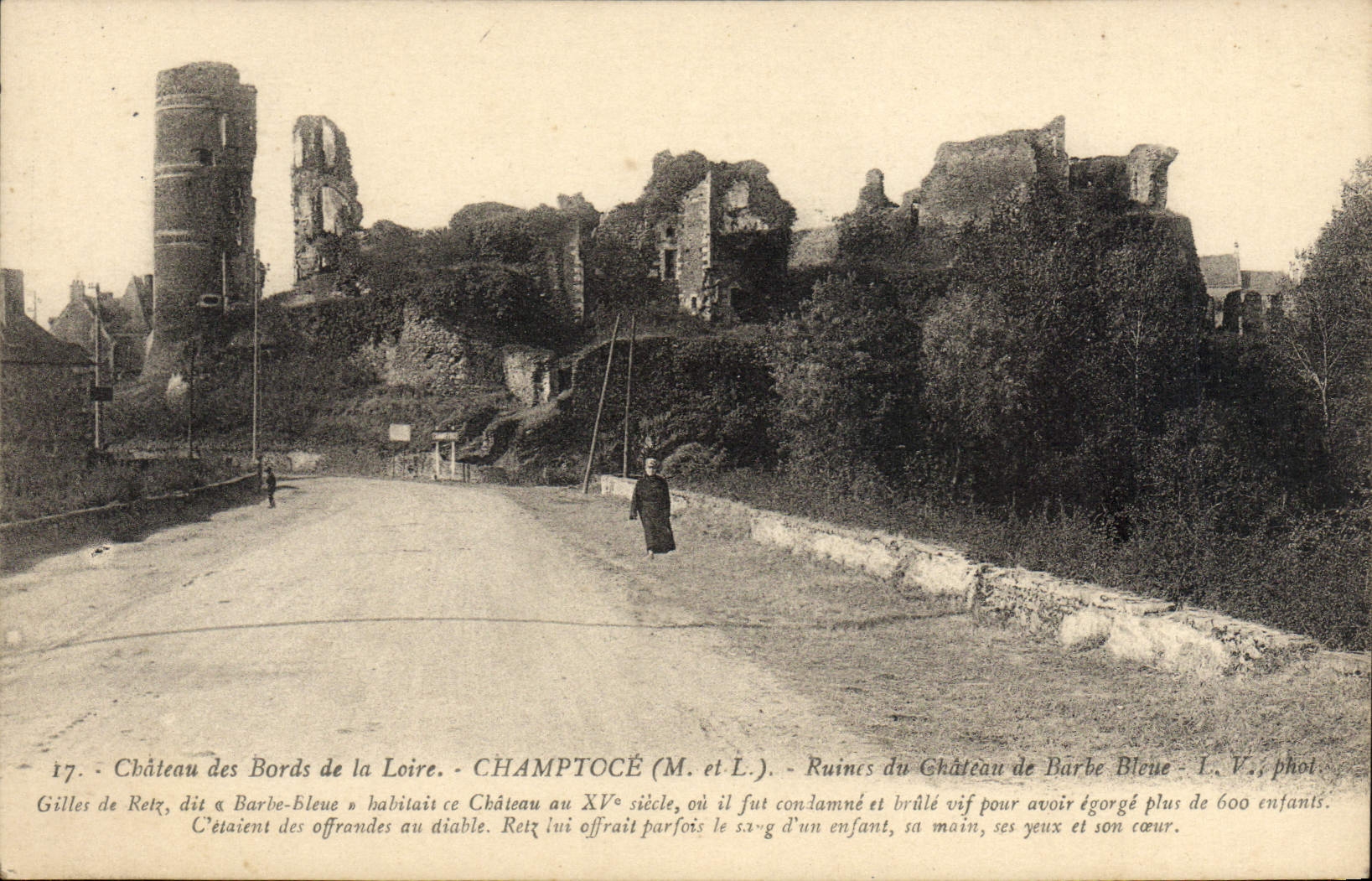 CPA Chateau De Bords De La Loire Champtoce Ruines Du Chateau De Barbe Bleue