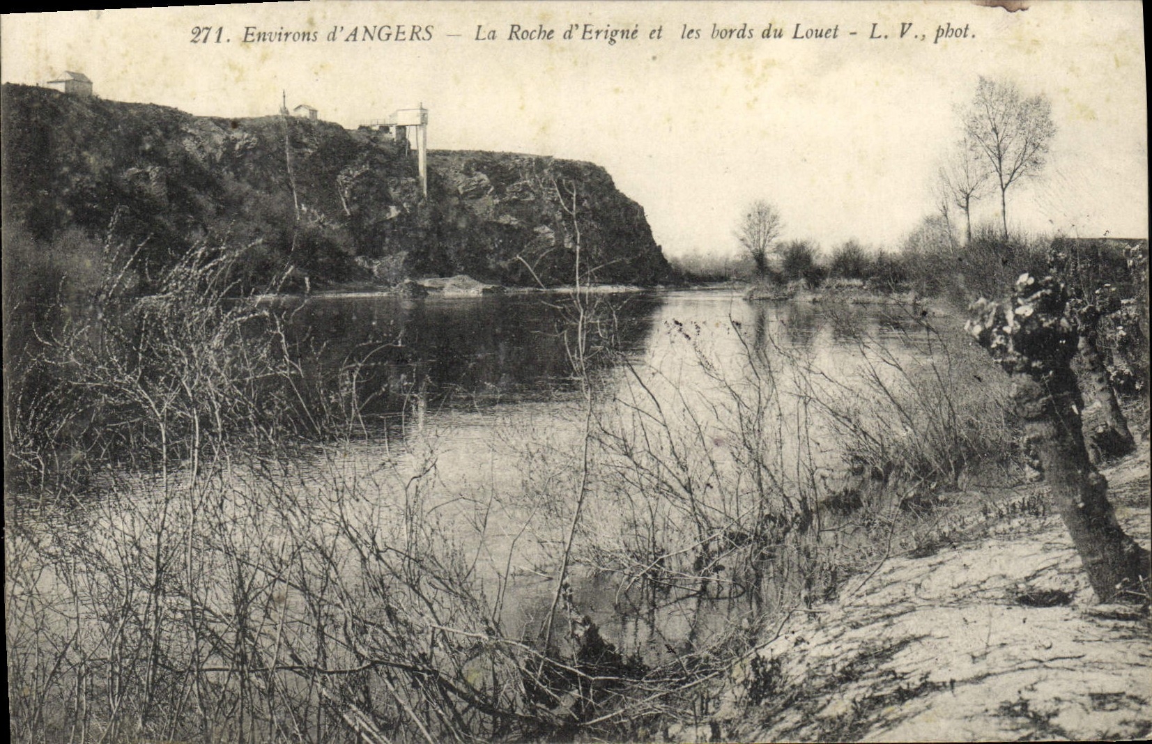 CPA Environs d'Angers La Roche Derigne Et Les Bords Du Louet