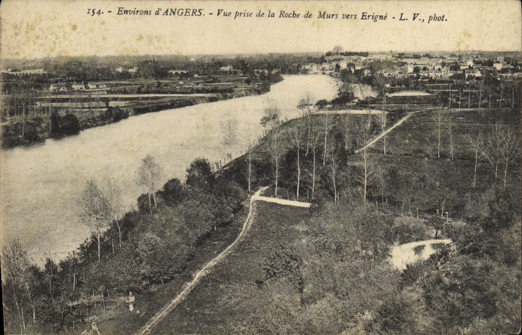 La POSTAL de la VENDIMIA encoleriza vista de la roca de paredes hacia Erigne