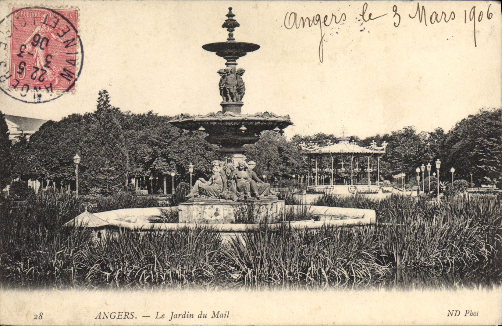 CPA Angers Le Jardin Du Mail kiosque