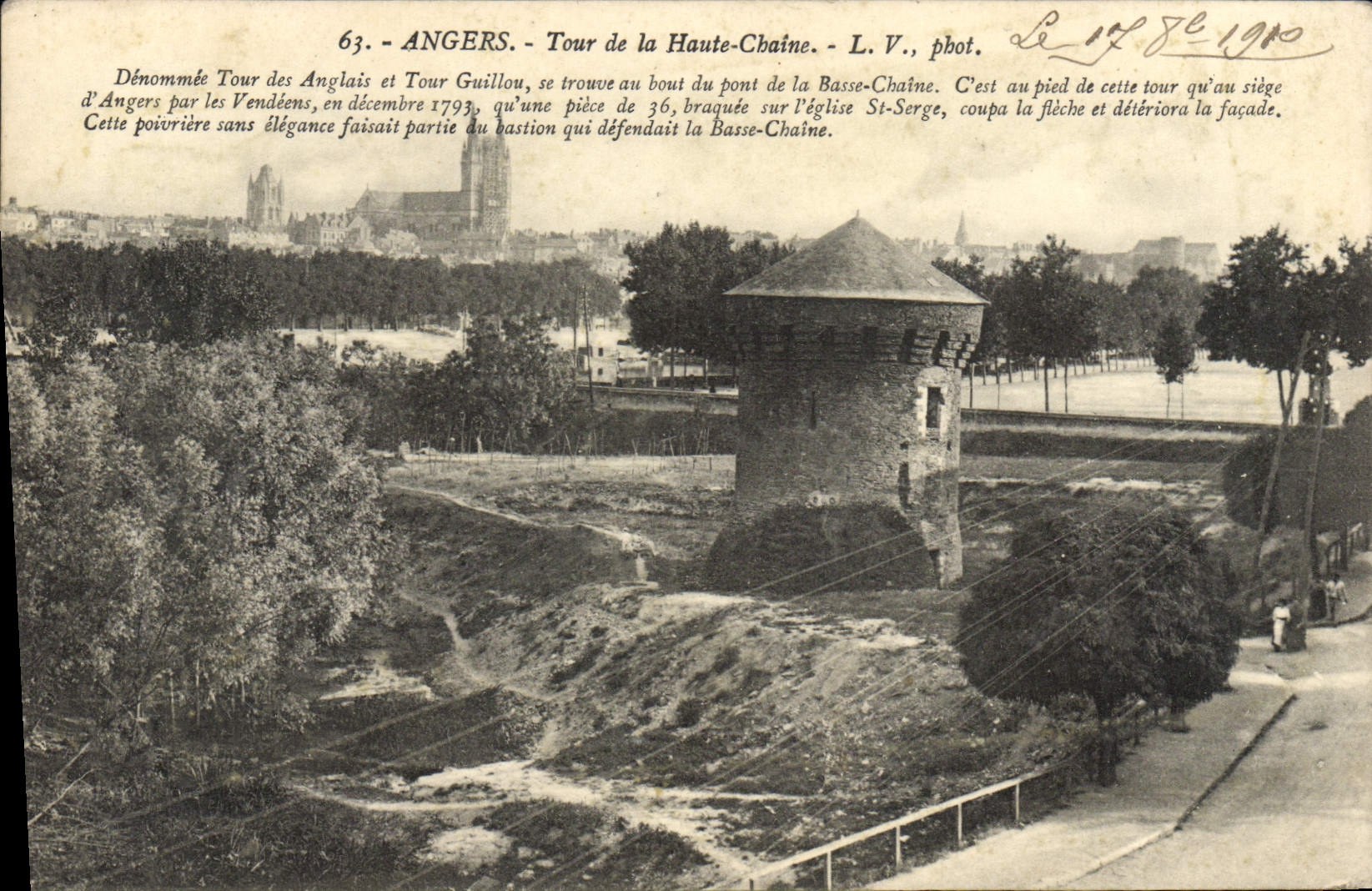 CPA Angers Tour De La Haute Chaine