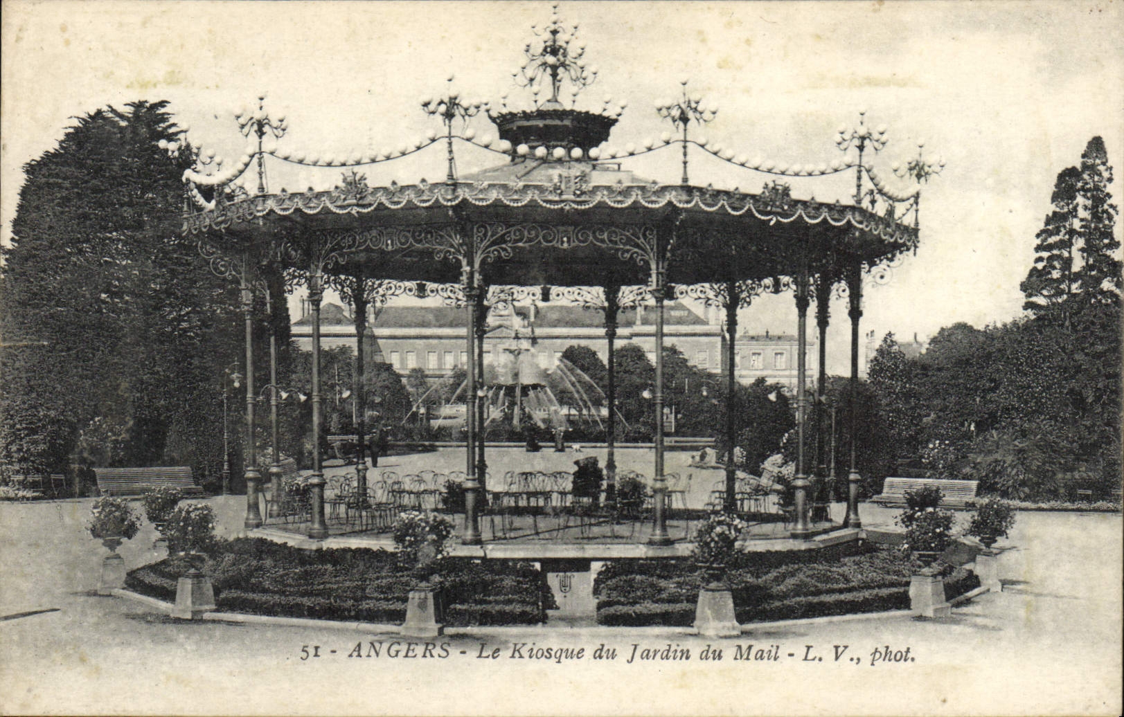 CPA Angers Le Kiosque Du Jardin Du Mail