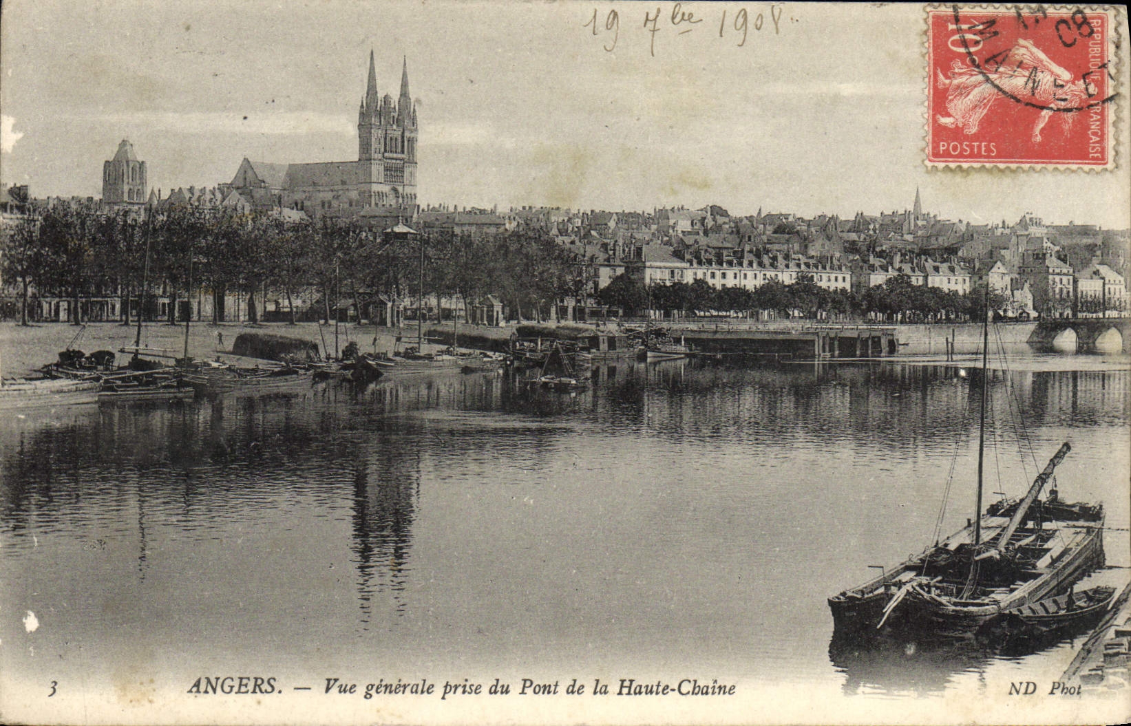 CPA Angers Vue Generale Prise Du Pont De La Haute Chaine Bateau
