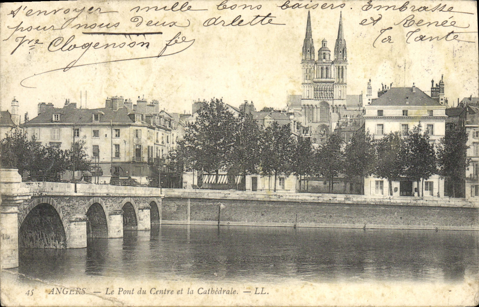 CPA Angers Le Pont Du Centre Et La Cathedrale
