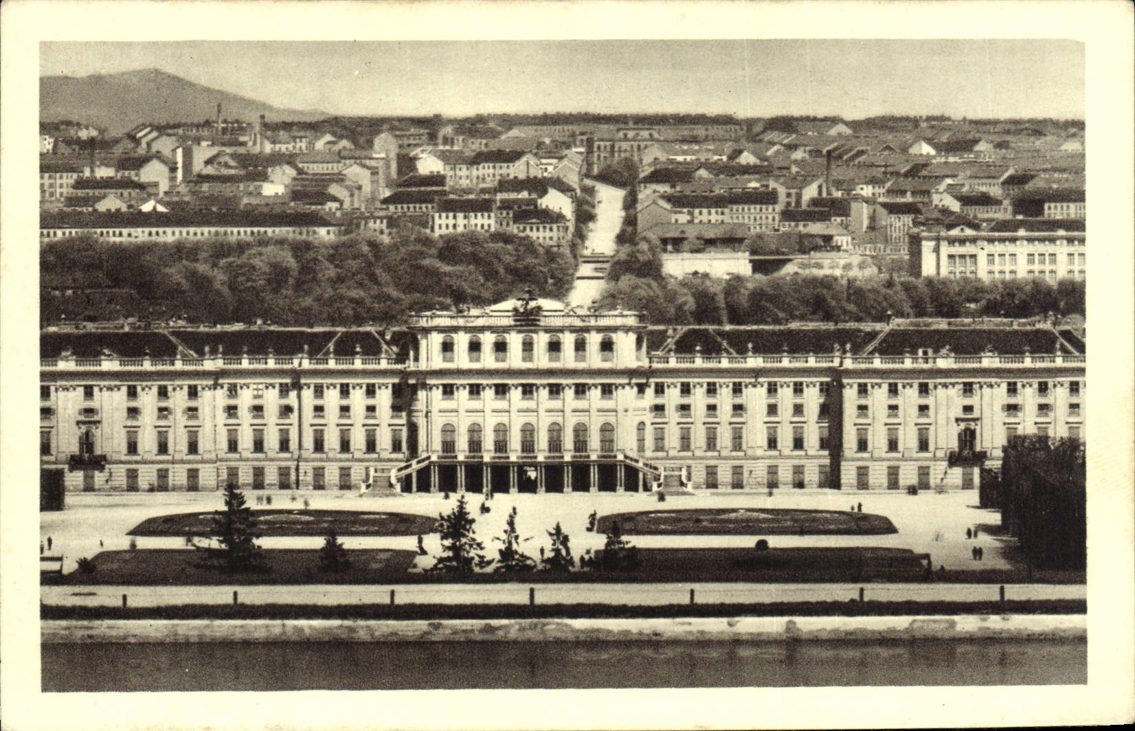 VINTAGE POSTCARD Wien Schonbrunn Scloss