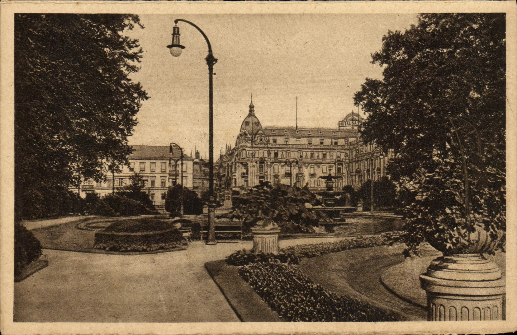 CPA Wiesbaden Anlagen Am Kurhaus Mit Kaiser Friedrich Platz