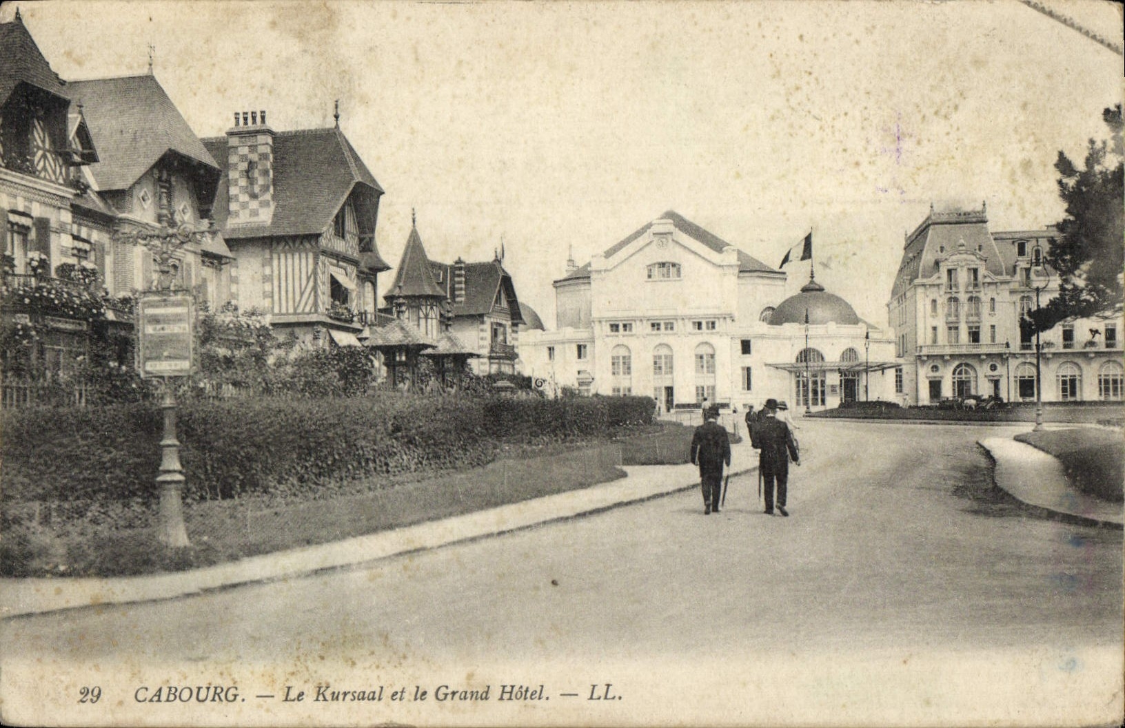 VINTAGE POSTCARD Cabourg Kursaal And the Large Hotel