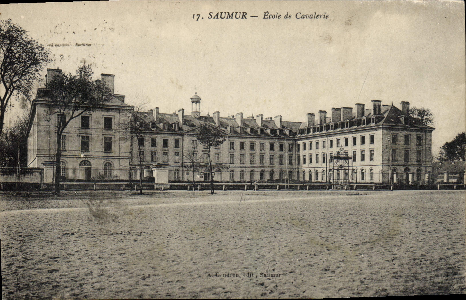 VINTAGE POSTCARD Saumur School Of Militaria Cavalry