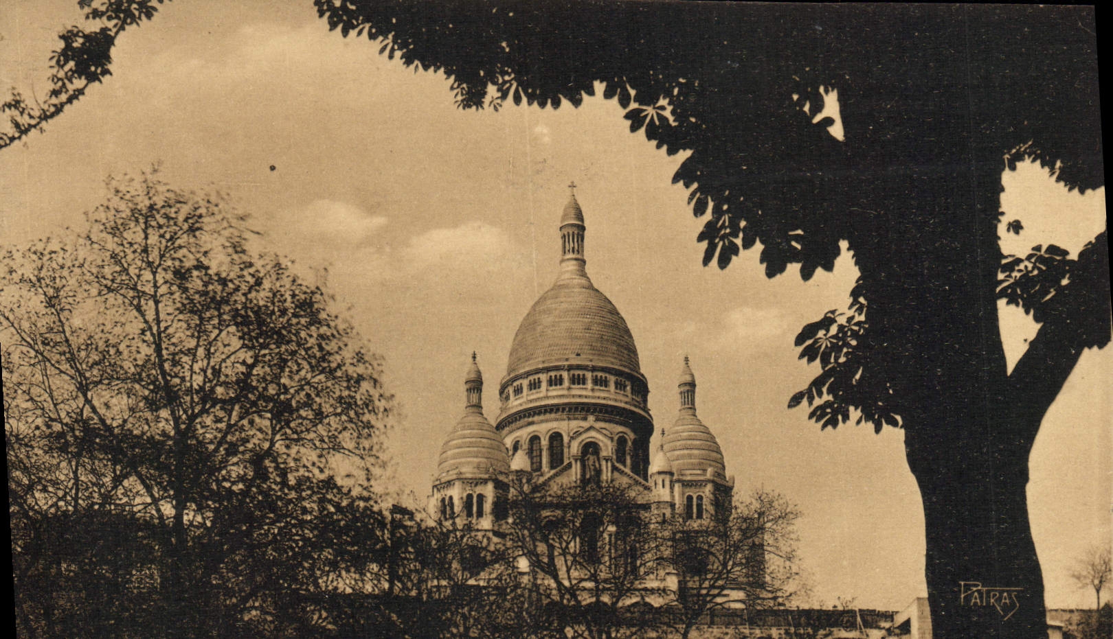 VINTAGE POSTCARD Paris Montmartre the Sacring Heart