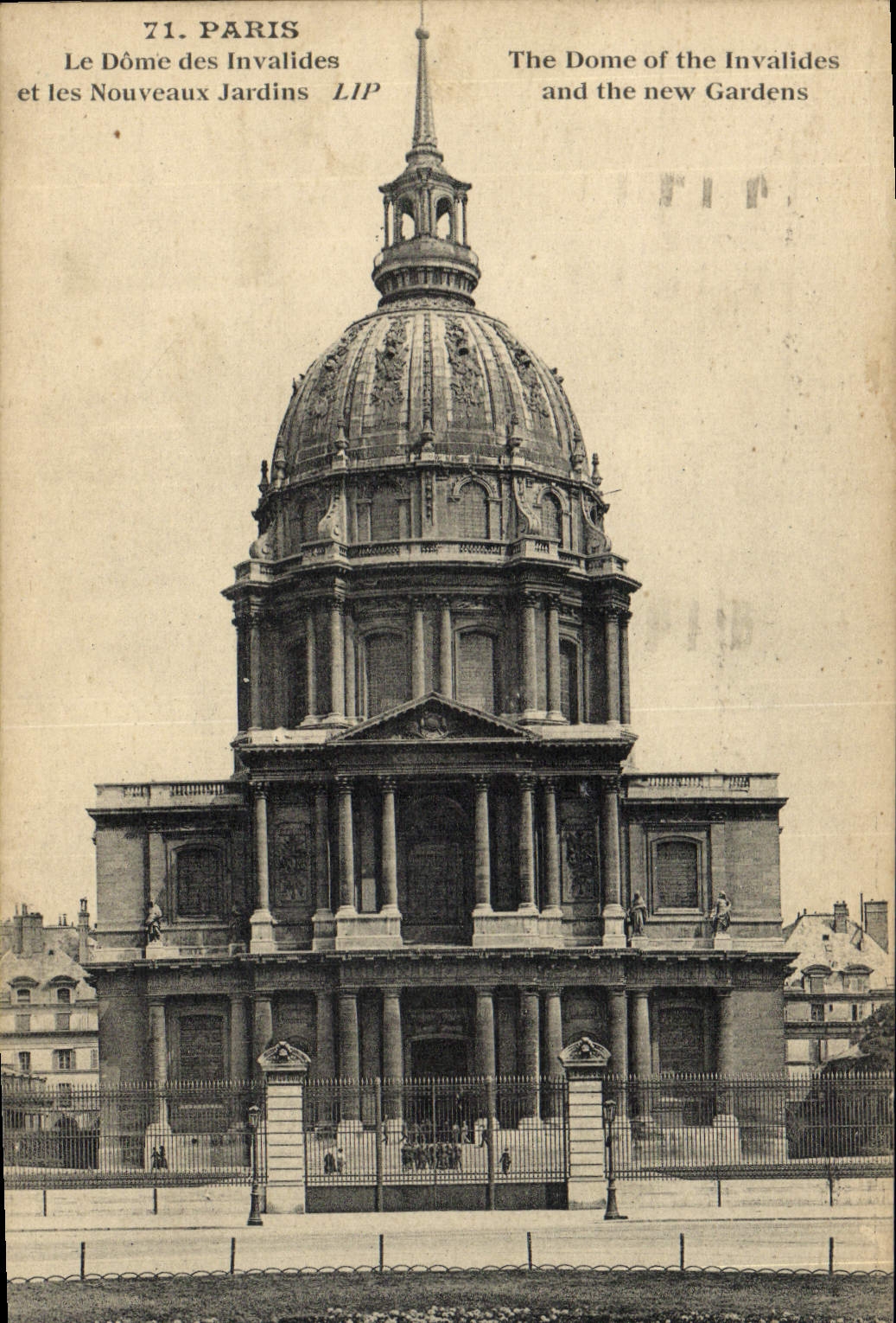 CPA Paris Le Dome Des Invalides Et Les Nouveaux Jardins