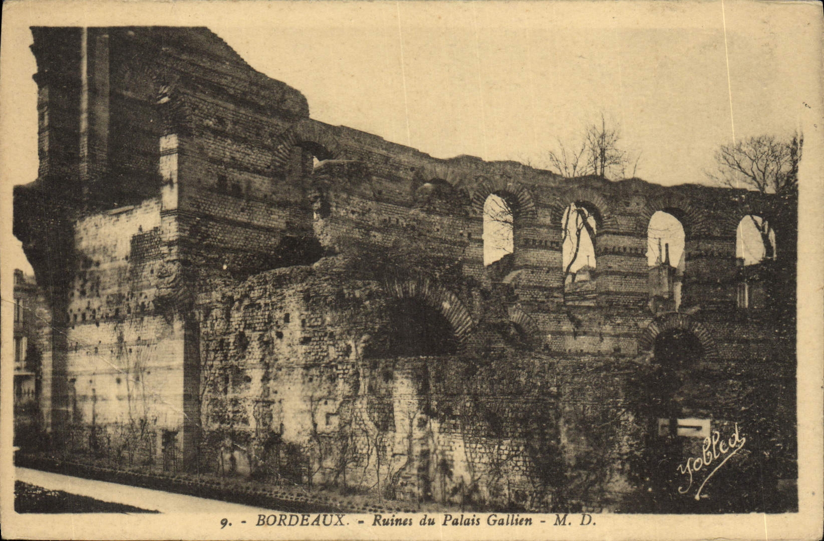 CPA Bordeaux Ruines Du Palais Gallien