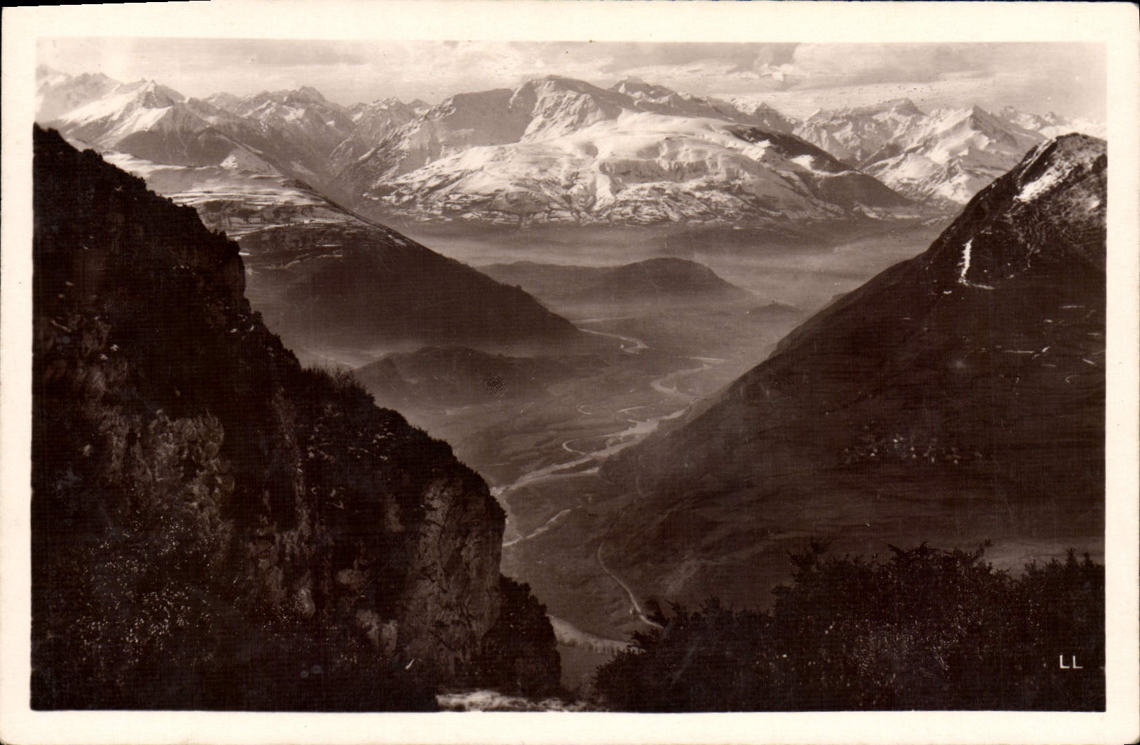 VINTAGE POSTCARD Heavy the Valley of Argeles seen of the observatory of the Peak of Jer