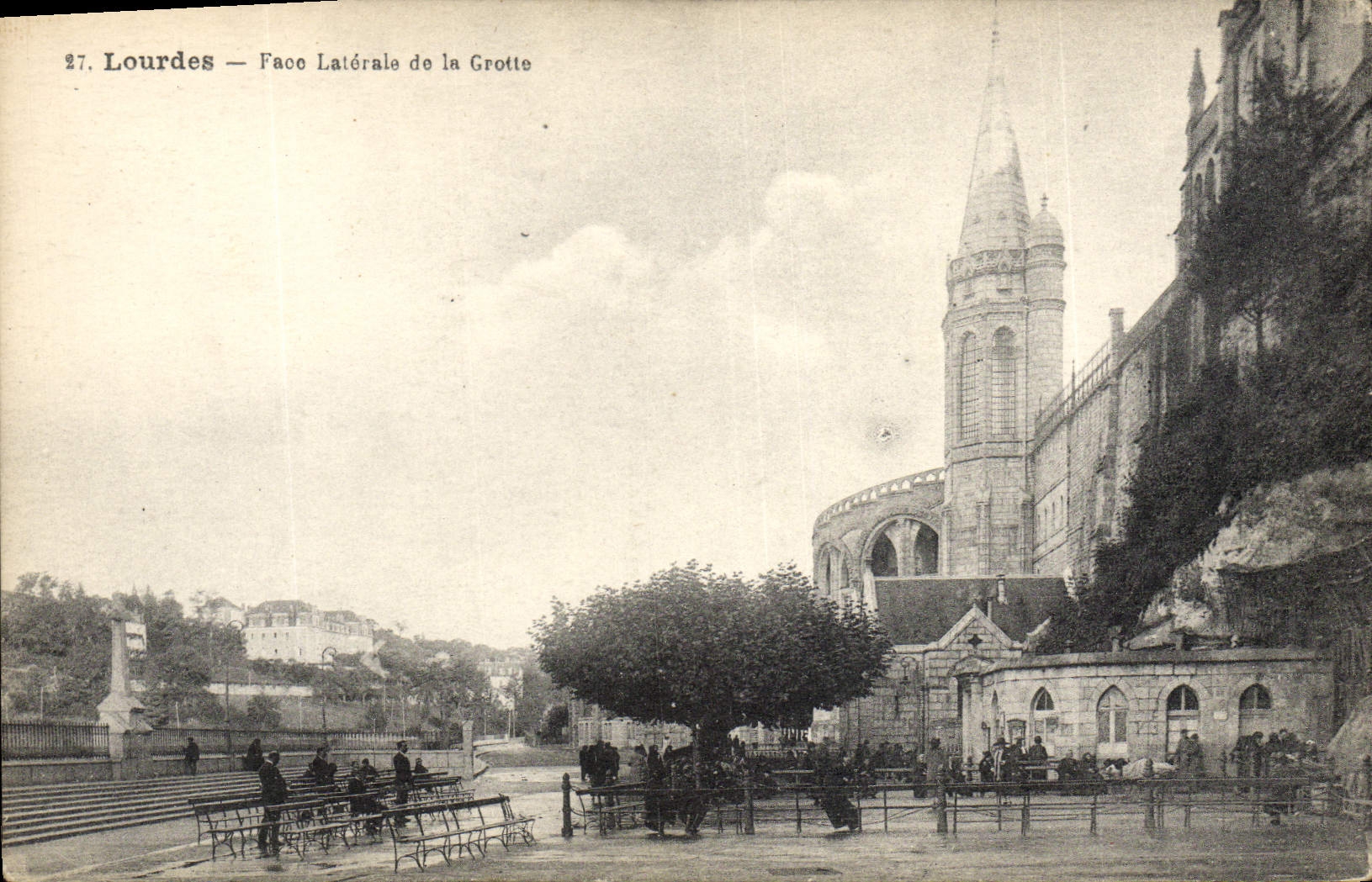 VINTAGE POSTCARD Heavy Side Face of the Cave
