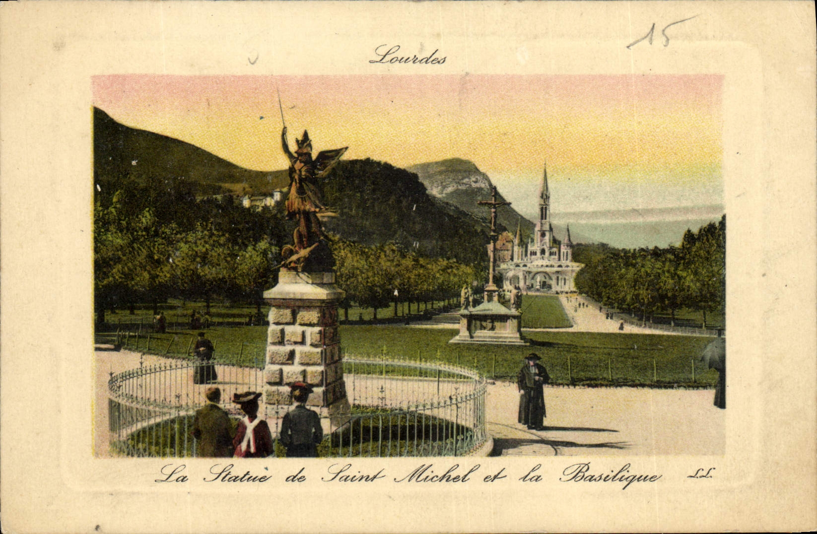 VINTAGE POSTCARD Heavy the statue of Saint Michel and the basilica