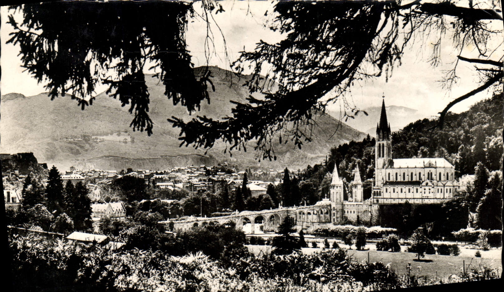 MODERN CARD Heavy the Basilica and the peak of Jer