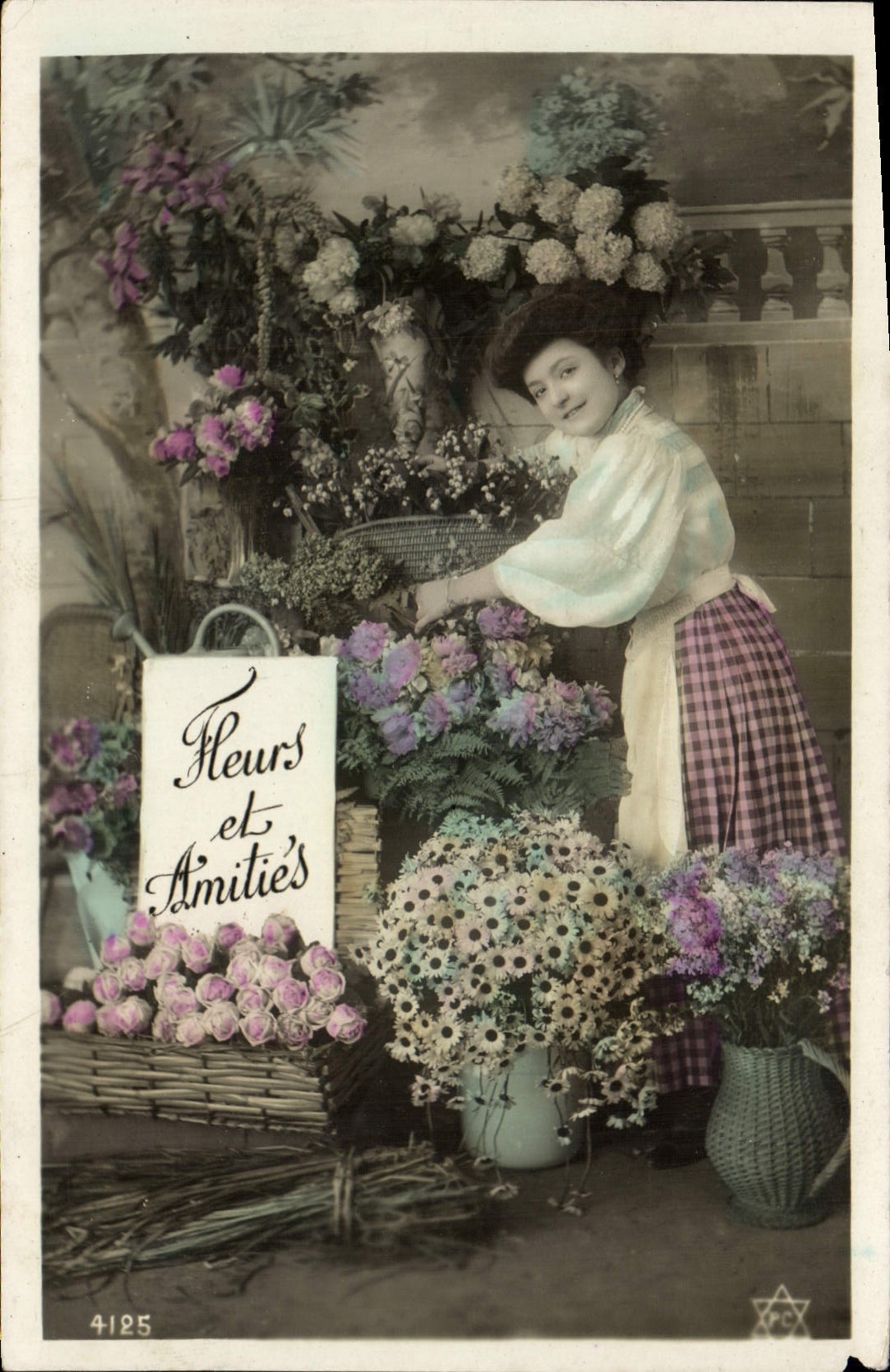 VINTAGE POSTCARD Fantasy Woman Flowers and friendship