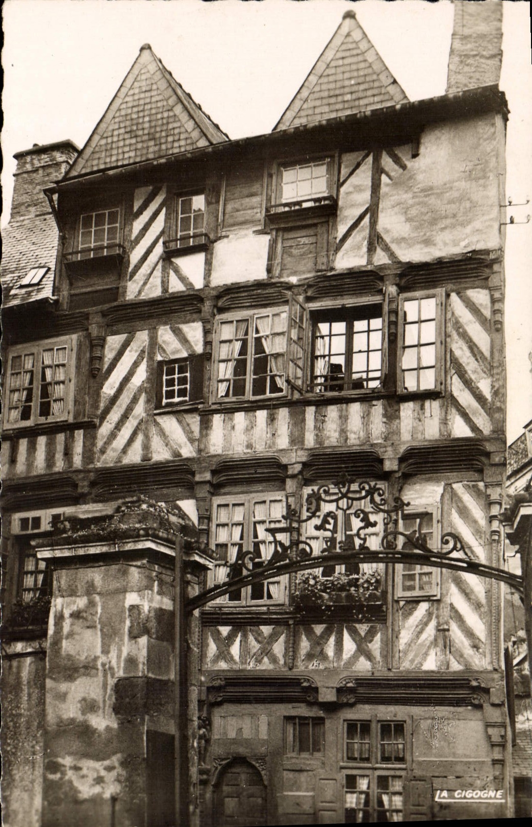 MODERN CARD Rennes House of Duguesclin