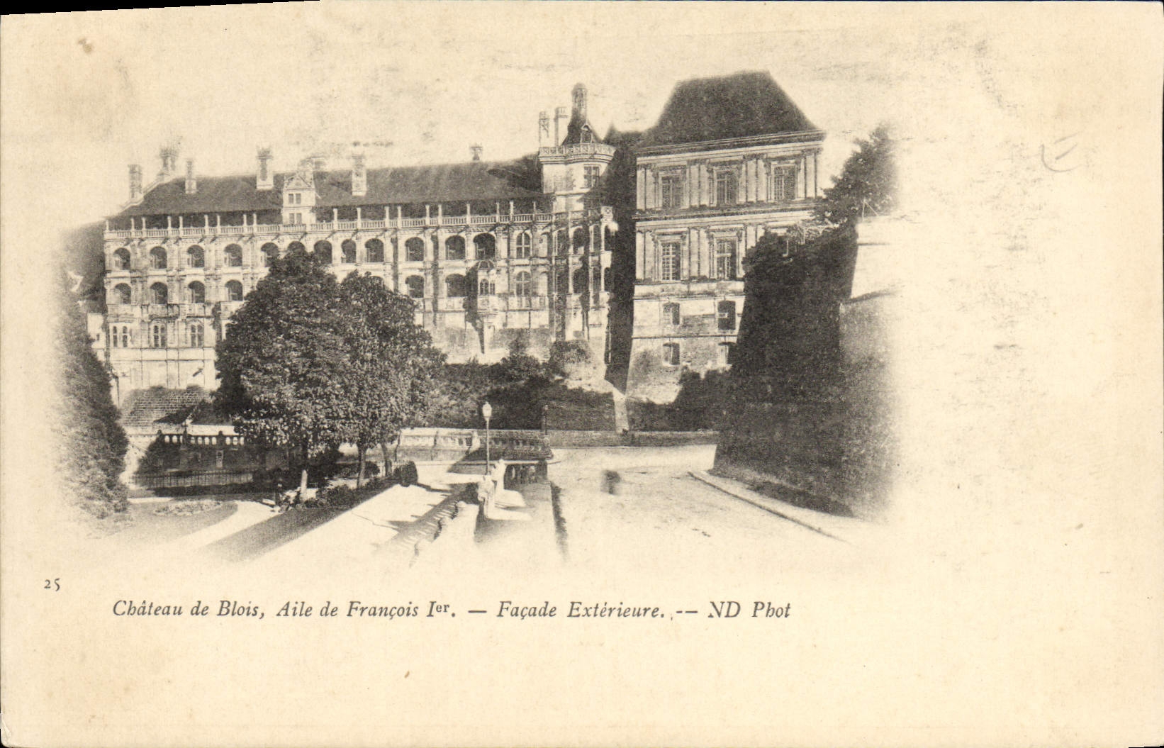 CPA Blois Le Chateau Aile De Francosi 1er Facade exterieure