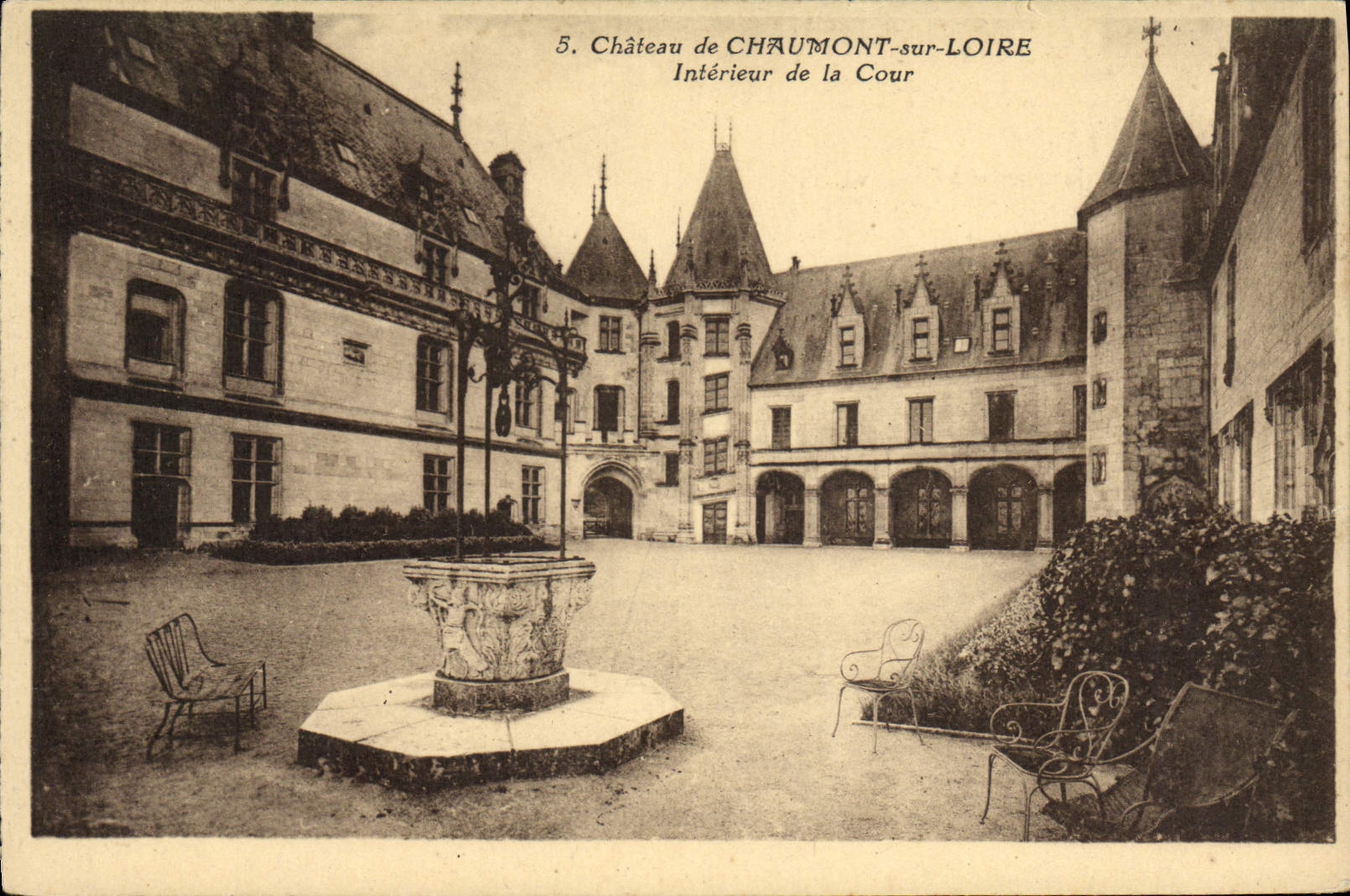 VINTAGE POSTCARD Castle of Interior Chaumont on the Loire of the Court