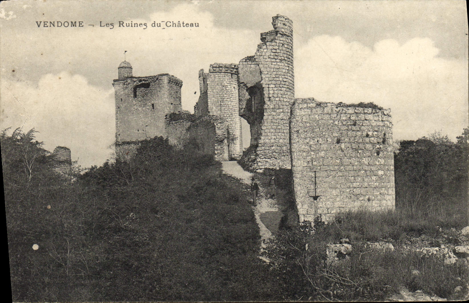 CPA Vendome Les Ruines du Chateau