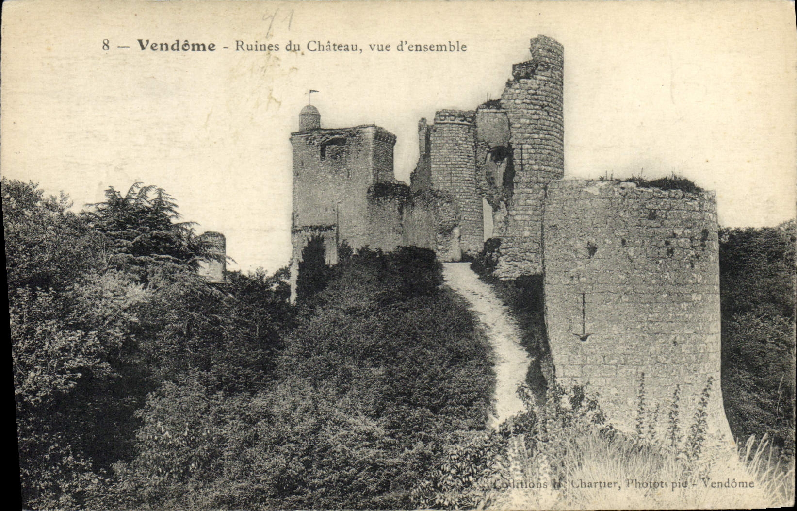 CPA Vendome Ruines du Chateau Vue D'Ensemble