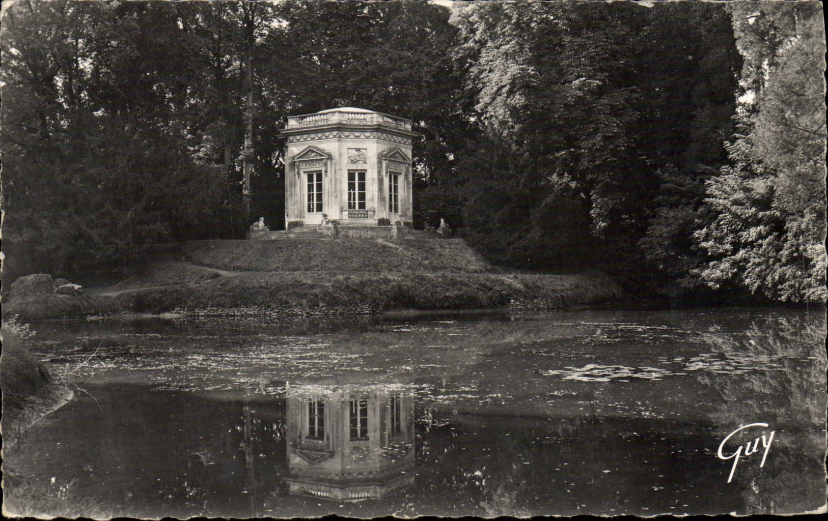 MODERN CARD Versailles And Its Wonders Gardens of small Trianon the house of music