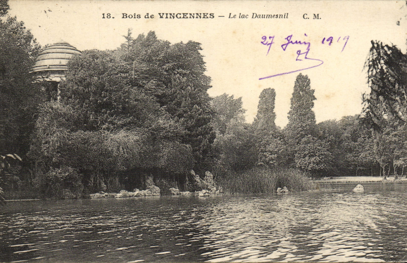 VINTAGE POSTCARD Wood of Vincennes the Lake Daumesnil