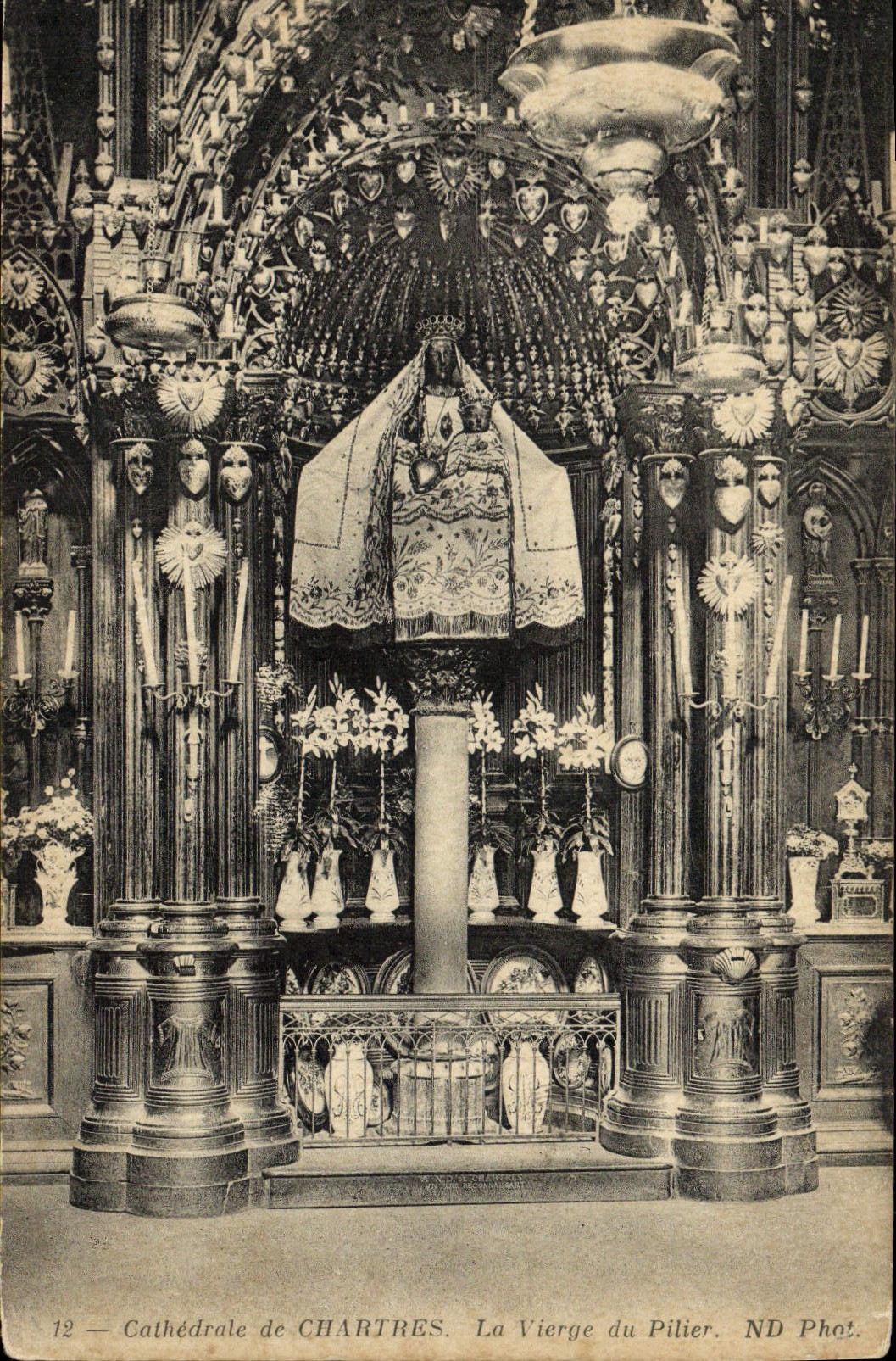 CPA Cathedrale de Chartres La vierge du pilier