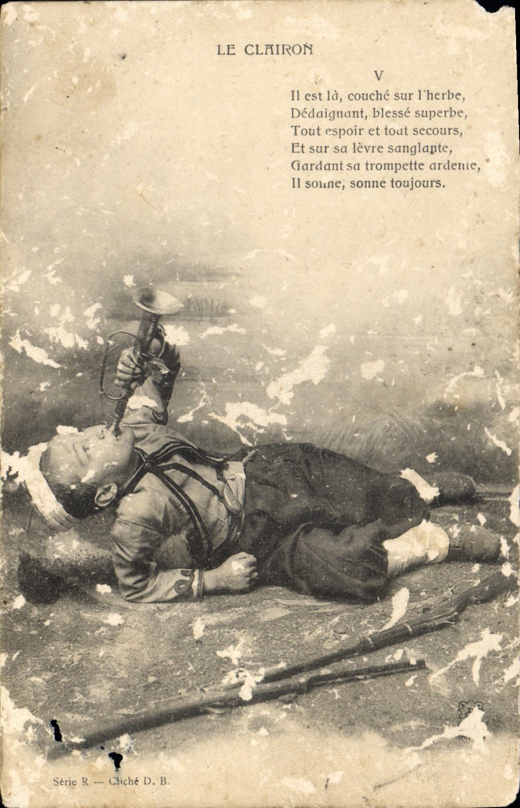 VINTAGE POSTCARD the Bugle It is layer on I' bleaches on grass Enfant