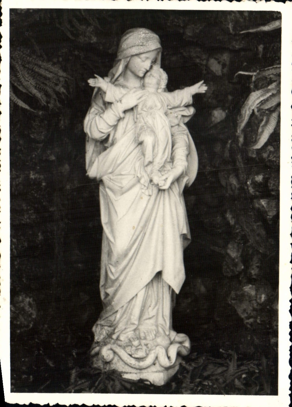 Photo Virgin Statue Jesus