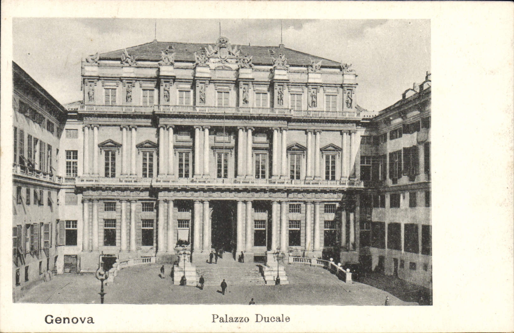 VINTAGE POSTCARD Genova Palazzo Ducal