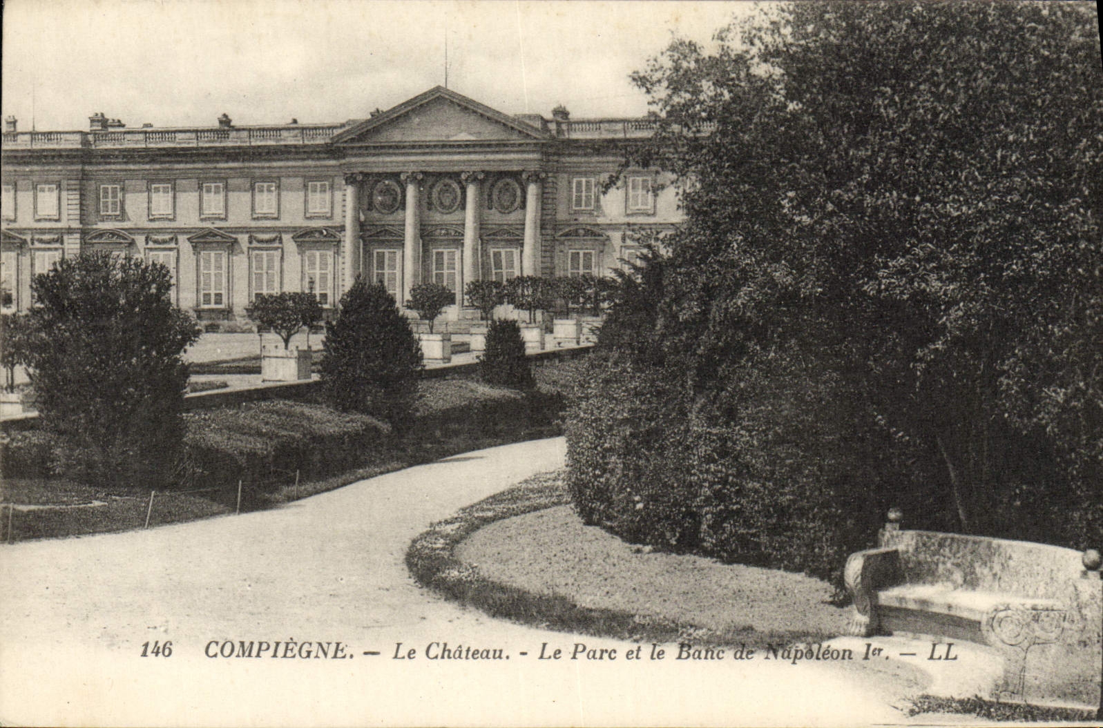 POSTAL Compiegne de la VENDIMIA el castillo el parque y el banco de Nopeleon 1r