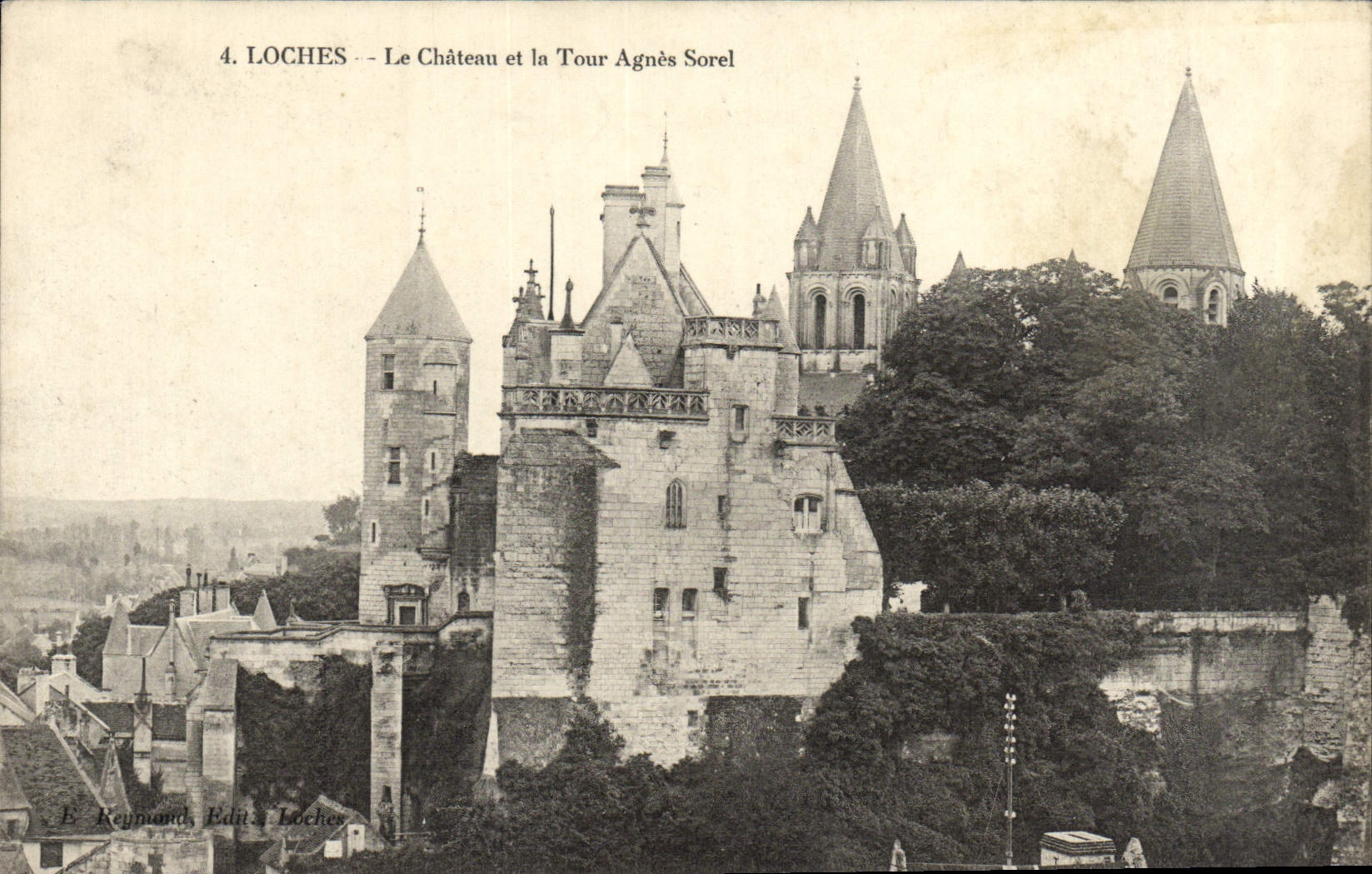 CPA Loches Le Chateau et la Tour Agnes Sorel