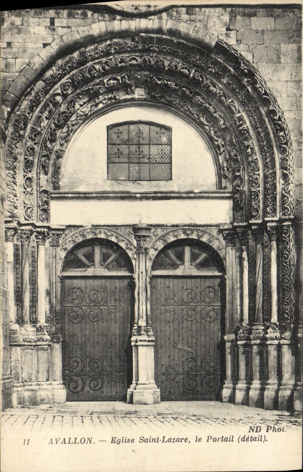 CPA Avallon Eglise Saint Lazare le Portail