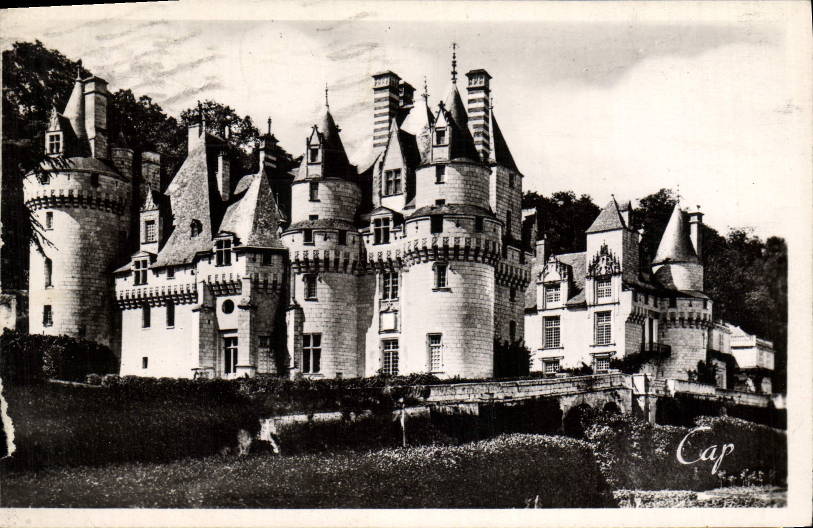 MODERN CARD Worn the Castle Overall picture