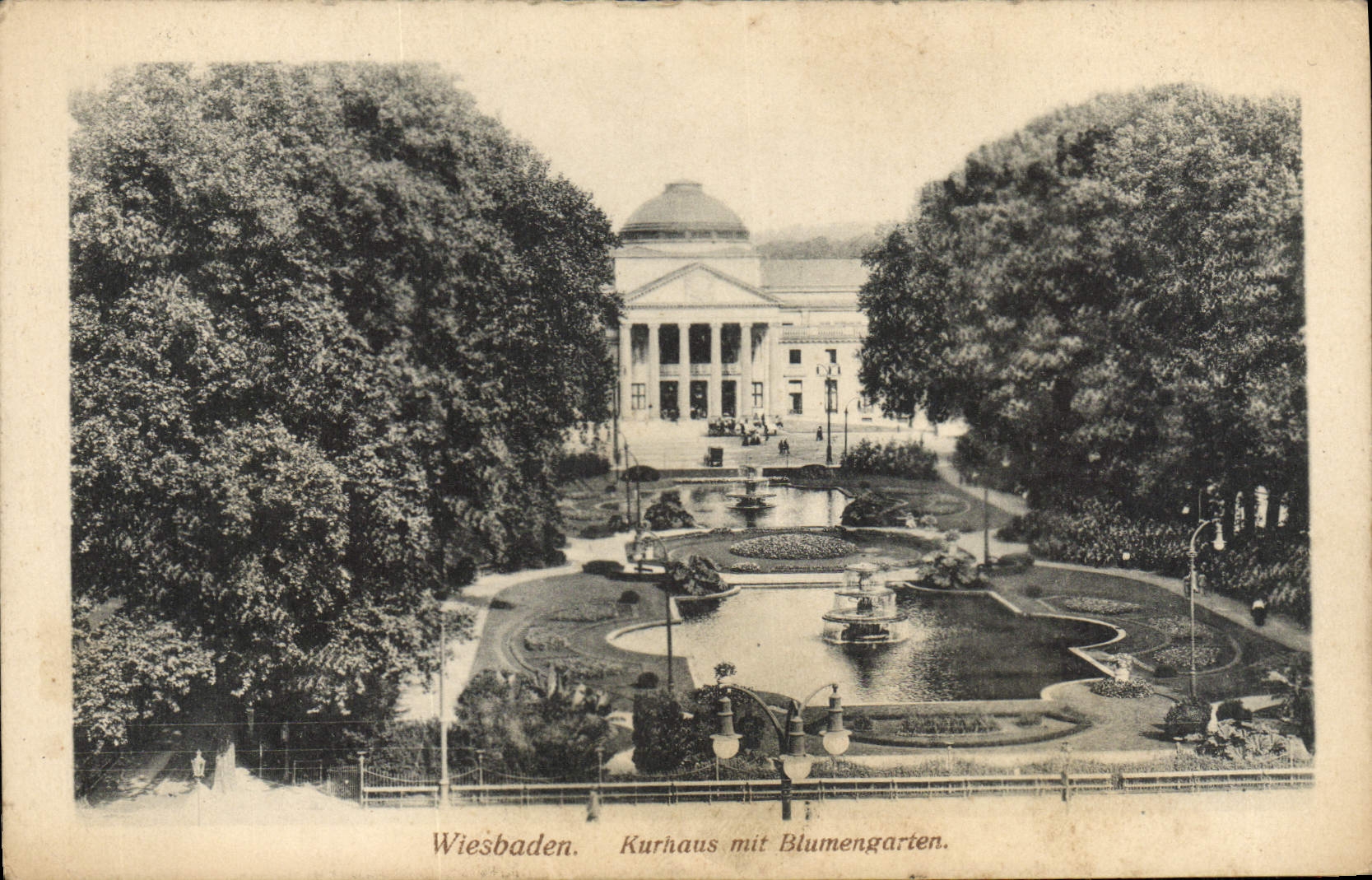 VINTAGE POSTCARD Wiesbaden Kurhaus put Blumengarten