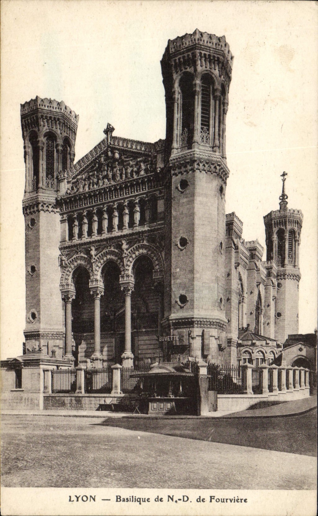 CPA Lyon Basilique de Notre Dame de Fourviere
