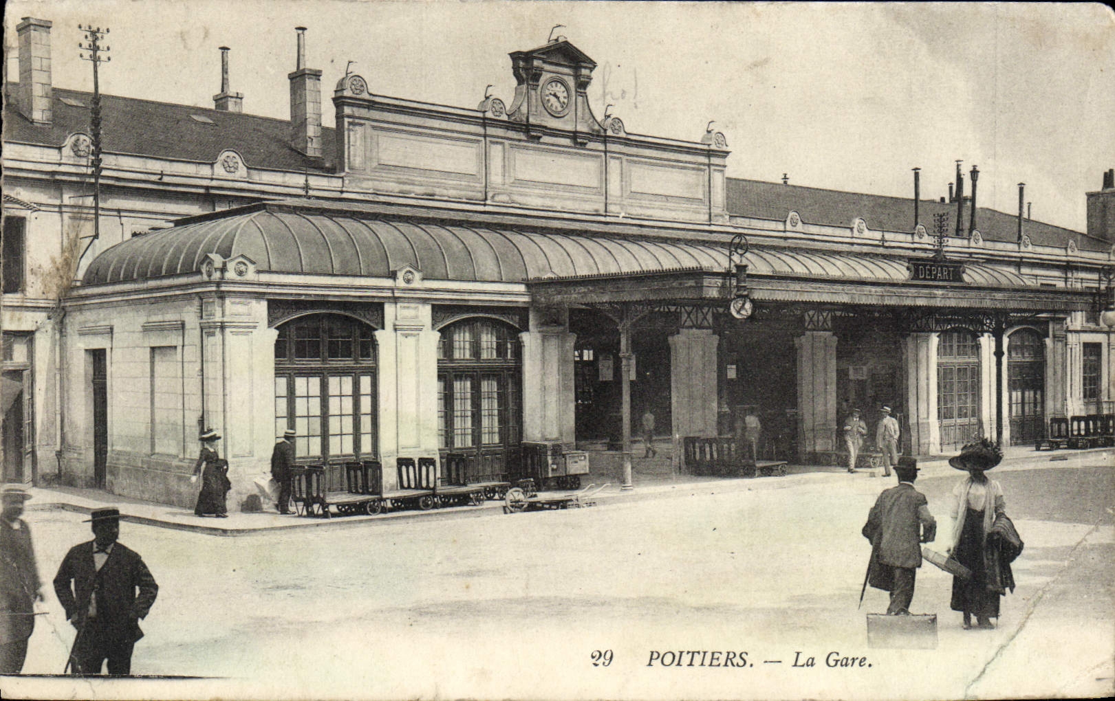 CPA Poitiers La Gare