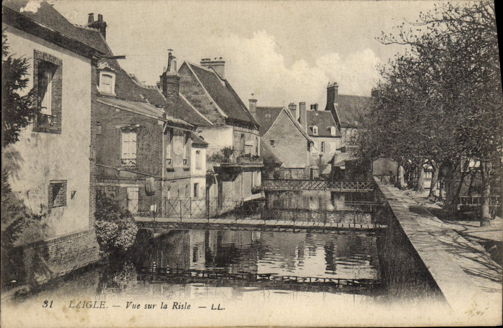 CPA Laigle Vue Sur La Risle