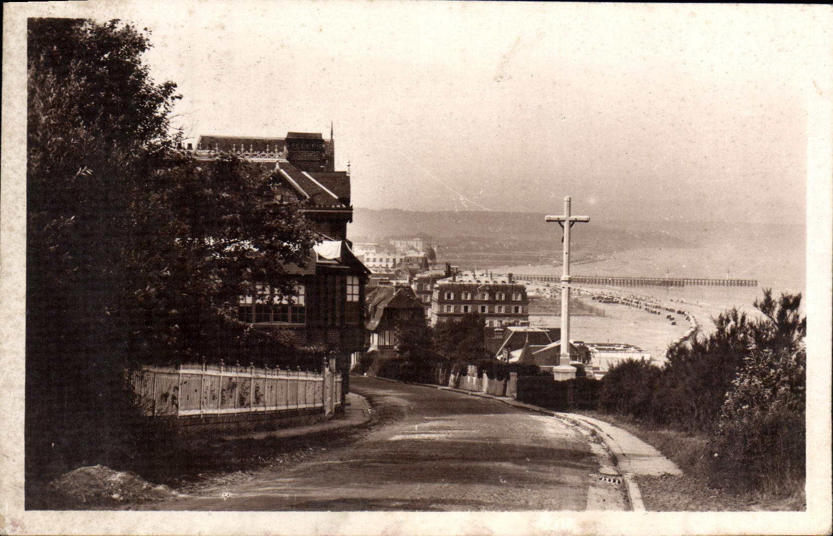 POSTAL MODERNA panorama de Trouville del martirio hacia la playa