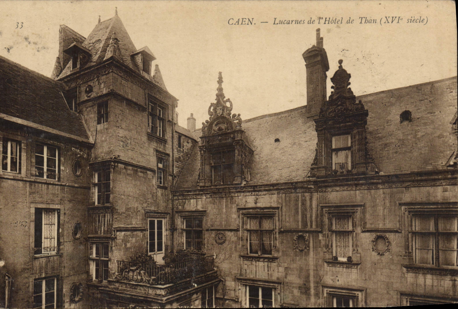 CPA Caen Lucarnes De l'Hotel De Than