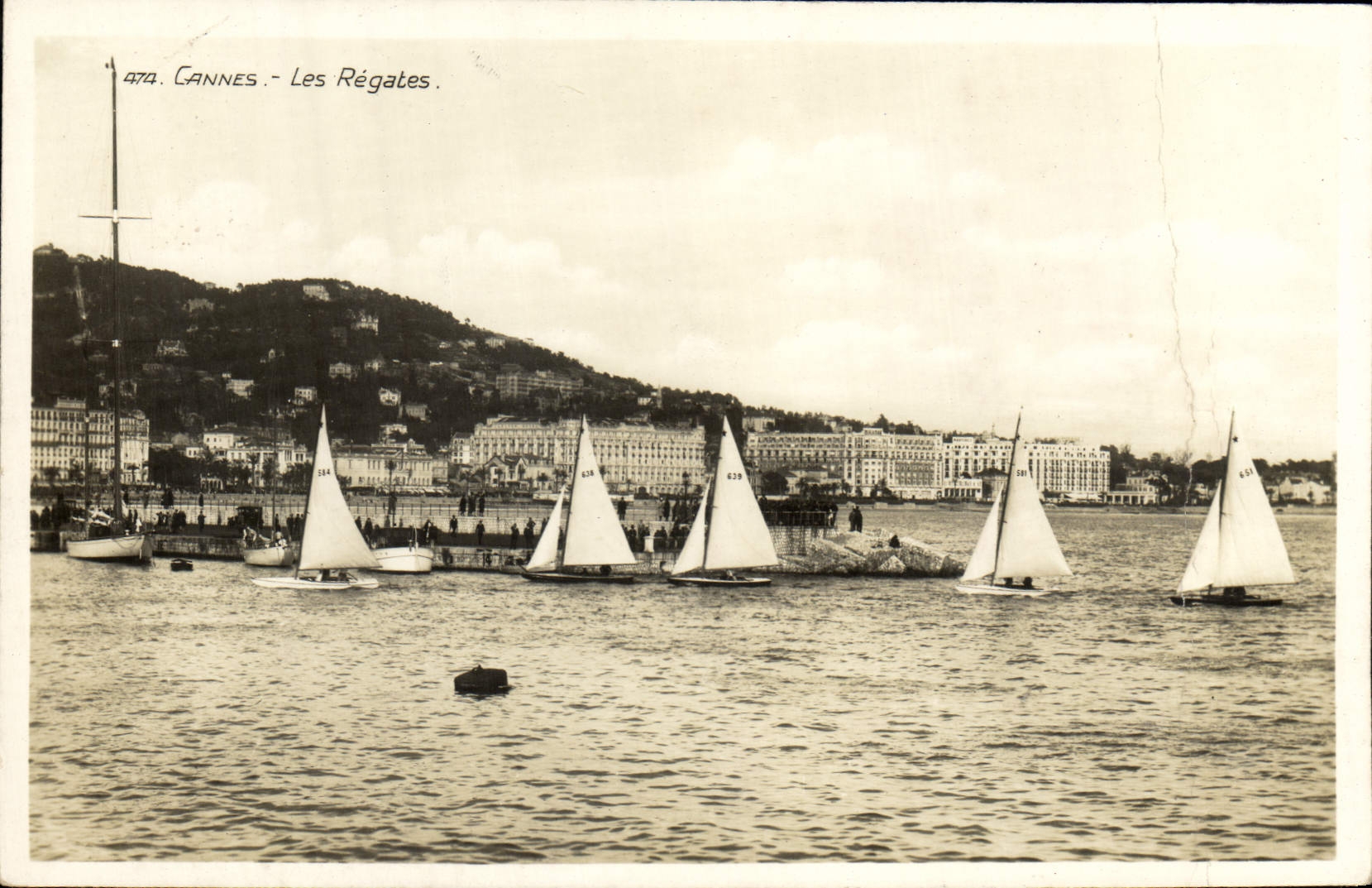 CPA Cannes Les Regates Bateaux