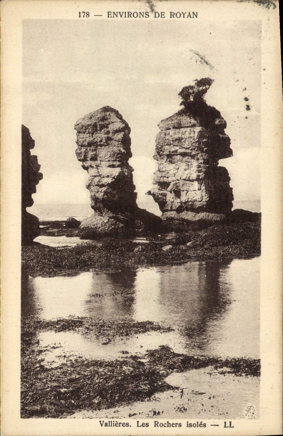 VINTAGE POSTCARD Environs De Royan Vallieres the Rocks Insulate