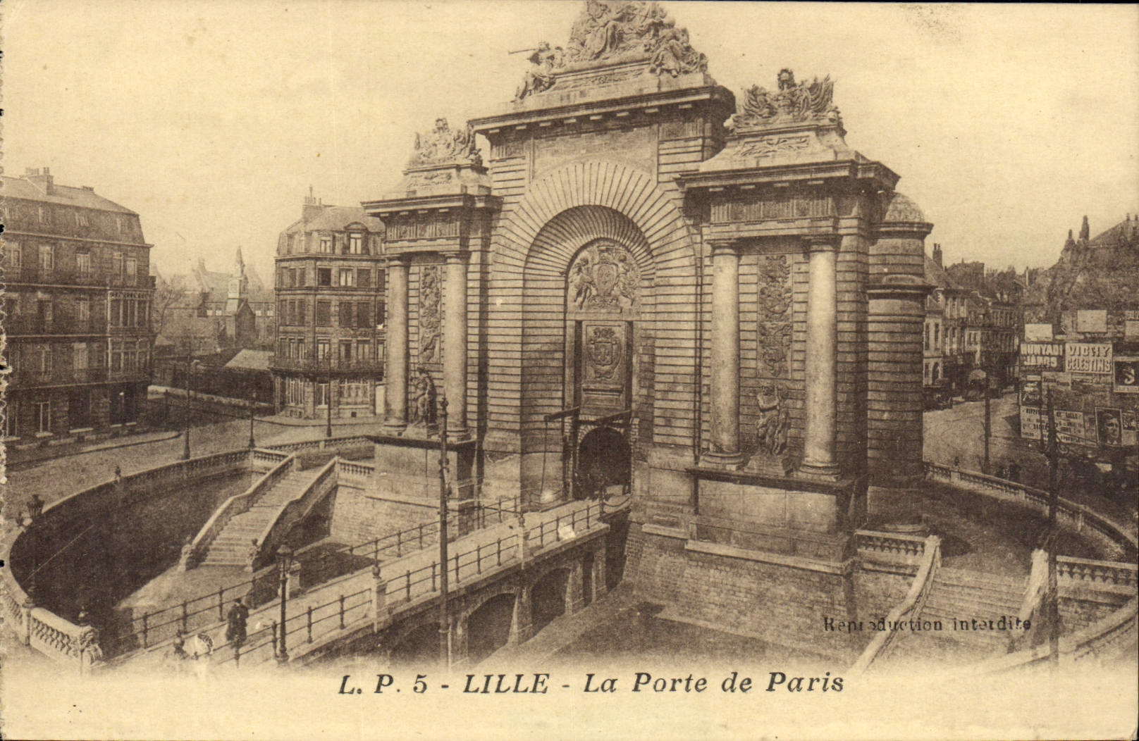POSTAL Lille de la VENDIMIA la puerta de París