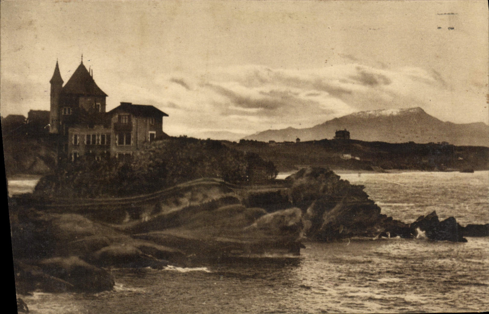 CPA Biarritz Chateau Basque Et La Rhune
