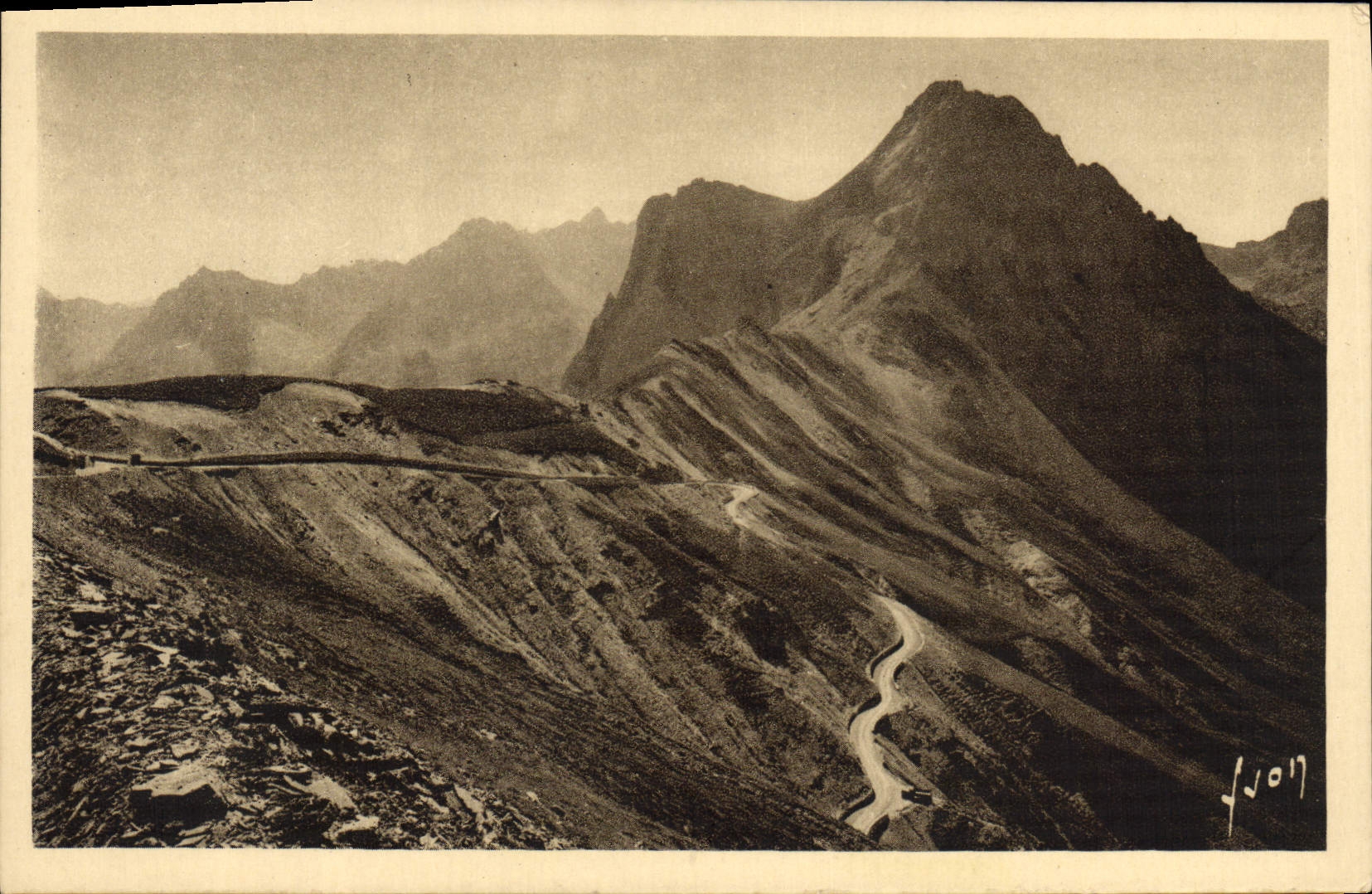 VINTAGE POSTCARD Soft France the Pyrenees the Collar Of Tourmalet