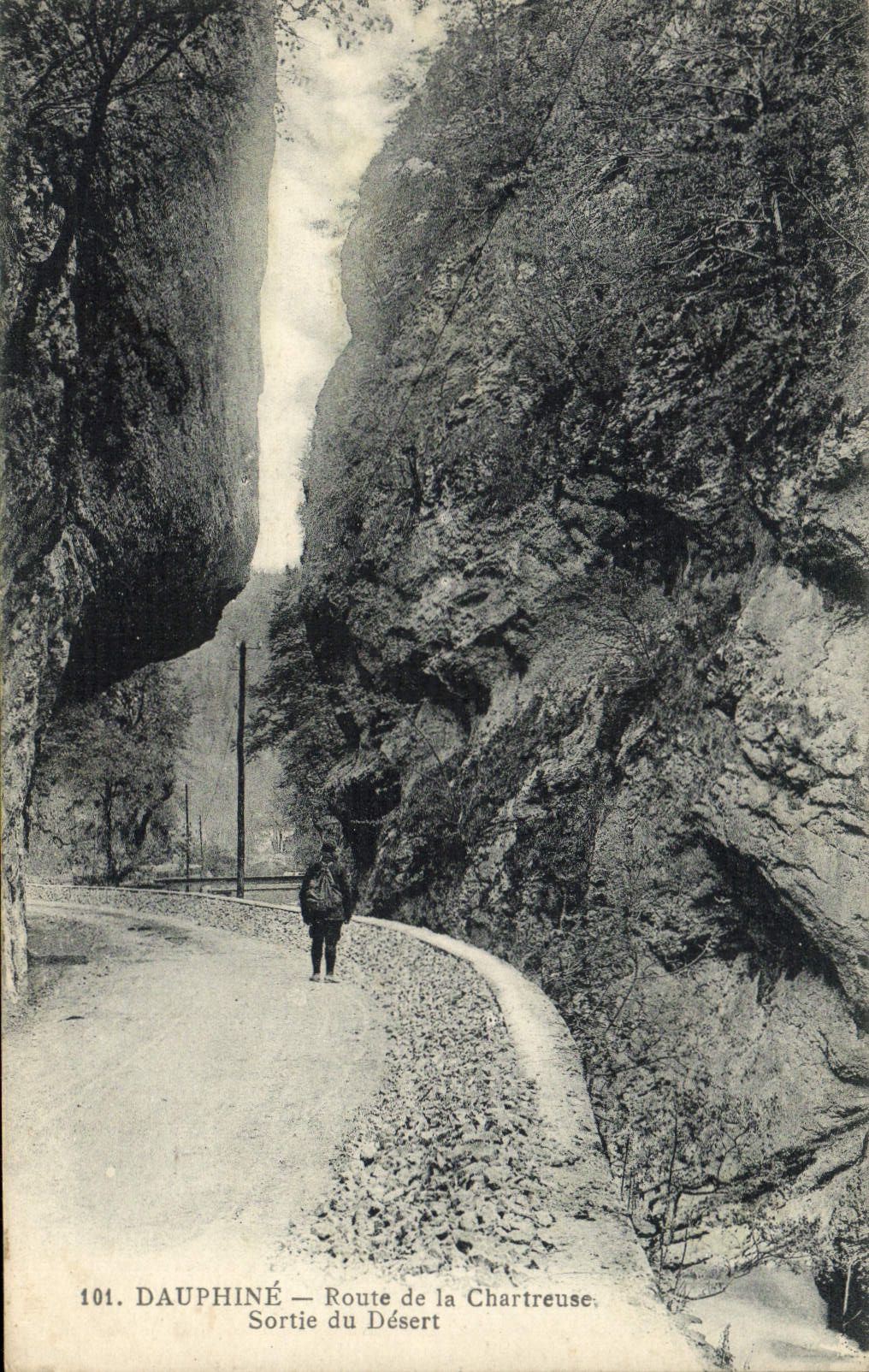 CPA Dauphine Route De La Chartreuse Sortie Du Desert
