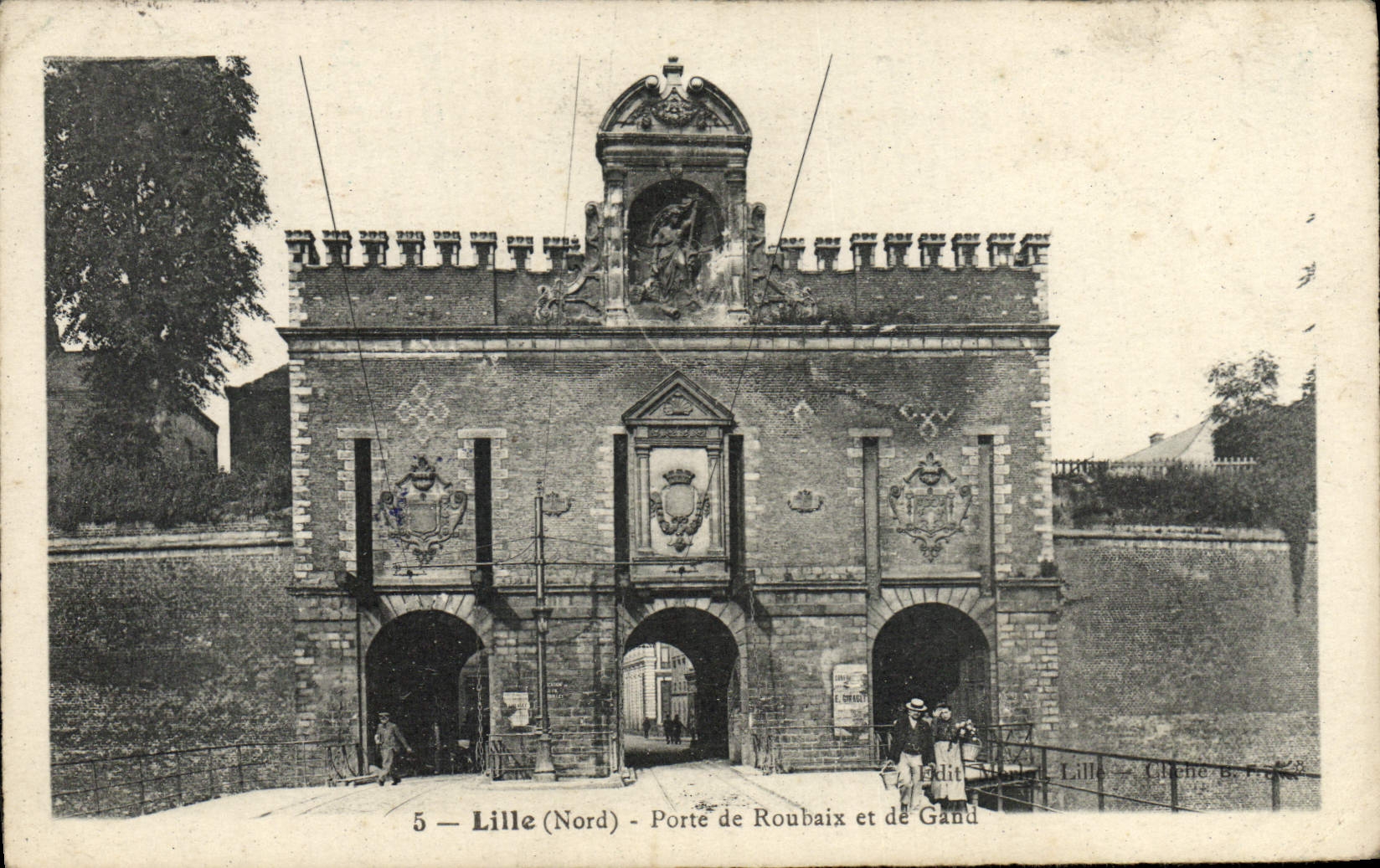 La POSTAL Lille de la VENDIMIA lleva de Roubaix y de Gante